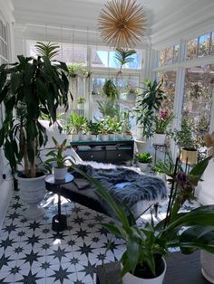 A LIVING ROOM THAT LIVES AND BREATHES