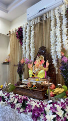 A Serene and Elegant Floral Theme