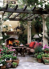 A PEACEFUL RETREAT BEGINS THE MOMENT YOU STEP ONTO OUR PORCH