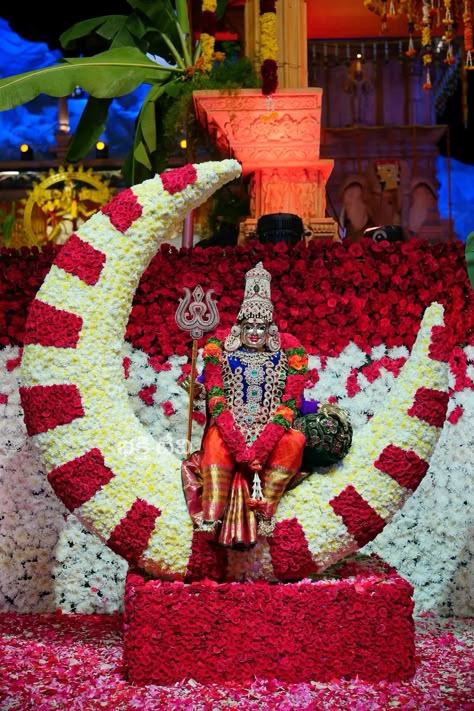 A Vibrant Floral Explosion for Ganpati’s Arrival